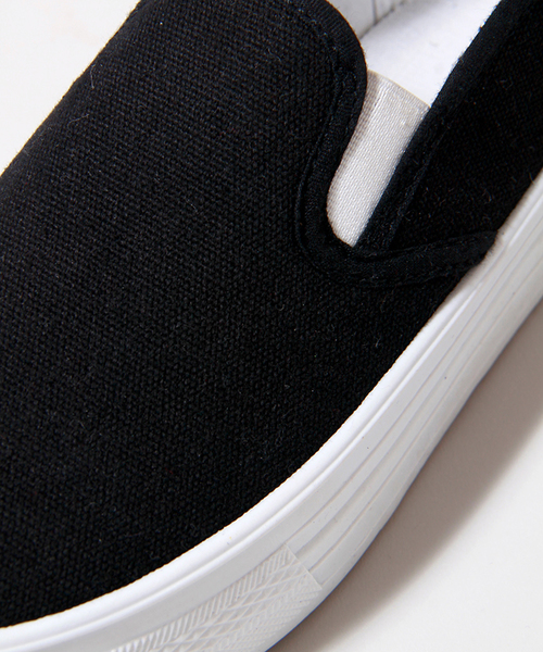 WEGO（ウィゴー）の「WEGO/厚底スリッポン（スニーカー・レディース・ホワイト/ブラック/カモフラージュ/ブラック系その他/その他2・24.5cm/23.5cm）」の11枚目の写真