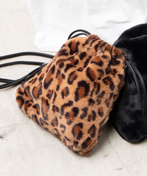 WEGO（ウィゴー）の「WEGO/2wayファー巾着ショルダーバッグ（ショルダーバッグ・レディース・ブラック/ベージュ/ライトパープル/グレー/オフホワイト/その他1・FREE）」の6枚目の写真