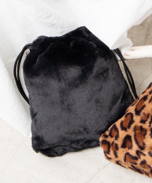 WEGO（ウィゴー）の「WEGO/2wayファー巾着ショルダーバッグ（ショルダーバッグ・レディース・ブラック/ベージュ/ライトパープル/グレー/オフホワイト/その他1・FREE）」の3枚目の写真
