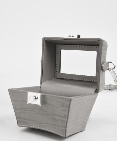 CHARLES & KEITH（チャールズ & キース）の「クロックエフェクト ミニスカルプチャーバッグ / Croc-Effect Mini Sculptural Bag（ハンドバッグ・レディース・ベビーピンク/マルチ/イエロー/ライトアッシュグレー・S）」の8枚目の写真