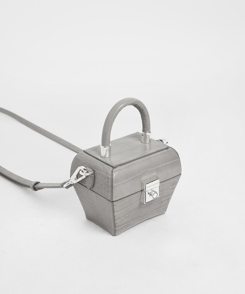 CHARLES & KEITH（チャールズ & キース）の「クロックエフェクト ミニスカルプチャーバッグ / Croc-Effect Mini Sculptural Bag（ハンドバッグ・レディース・ベビーピンク/マルチ/イエロー/ライトアッシュグレー・S）」の6枚目の写真