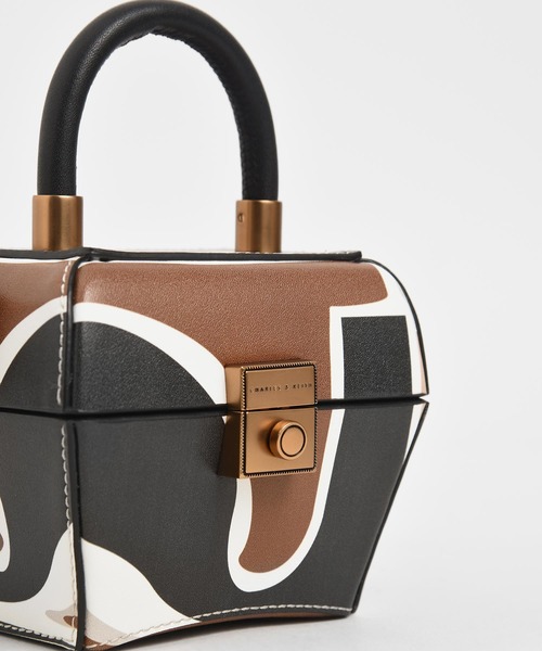 CHARLES & KEITH（チャールズ & キース）の「クロックエフェクト ミニスカルプチャーバッグ / Croc-Effect Mini Sculptural Bag（ハンドバッグ・レディース・ベビーピンク/マルチ/イエロー/ライトアッシュグレー・S）」の22枚目の写真