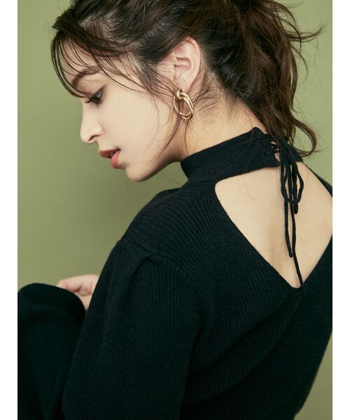 RESEXXY（リゼクシー）の「2WAYチョーカートップス（ニット/セーター・レディース・ブラック/ベージュ/オフホワイト・FREE）」の3枚目の写真