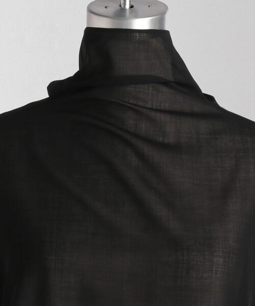 LOEFF（ロエフ）の「＜LOEFF（ロエフ）＞ シア― ハイネック ブラウス（シャツ/ブラウス・レディース・ブラック/オフホワイト・1/0）」の5枚目の写真