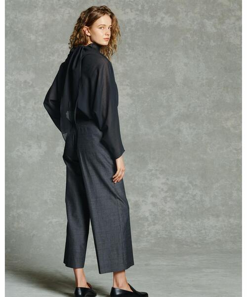 LOEFF（ロエフ）の「＜LOEFF（ロエフ）＞ シア― ハイネック ブラウス（シャツ/ブラウス・レディース・ブラック/オフホワイト・1/0）」の11枚目の写真