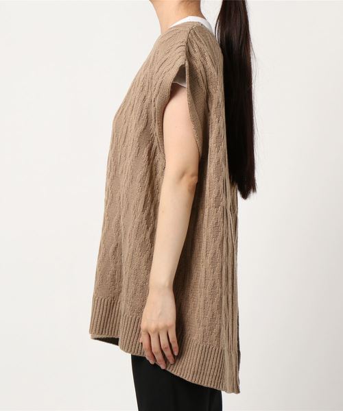 HONEYSUCKLE ROSE（ハニーサックルローズ）の「【HONEYSUCKLE ROSE】スリットケーブルベスト（ベスト・レディース・ベージュ/オフホワイト・M/L）」の3枚目の写真