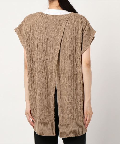 HONEYSUCKLE ROSE（ハニーサックルローズ）の「【HONEYSUCKLE ROSE】スリットケーブルベスト（ベスト・レディース・ベージュ/オフホワイト・M/L）」の4枚目の写真