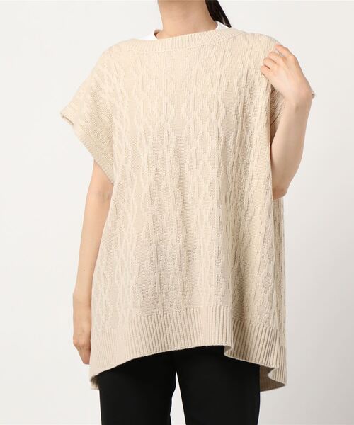 HONEYSUCKLE ROSE（ハニーサックルローズ）の「【HONEYSUCKLE ROSE】スリットケーブルベスト（ベスト・レディース・ベージュ/オフホワイト・M/L）」の2枚目の写真