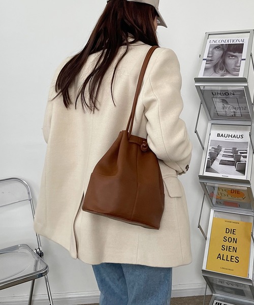 shopnikoniko（ショップニコニコ）の「巾着ショルダーバッグ 巾着型（ショルダーバッグ・レディース・ベージュ/ブラック/ブラウン/ホワイト/ワイン・フリー）」の9枚目の写真