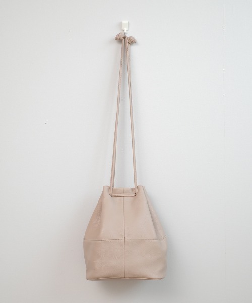 shopnikoniko(ショップニコニコ)の「巾着ショルダーバッグ 巾着型(ショルダーバッグ・レディース・ベージュ/ブラック/ブラウン/ホワイト/ワイン・フリー)」の10枚目の写真
