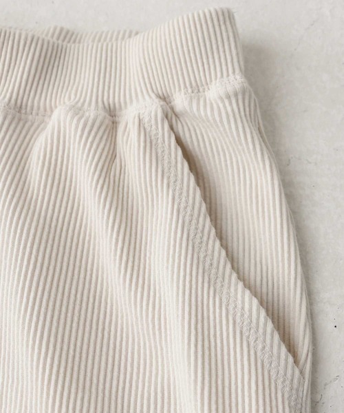 antiqua(アンティカ)の「セルフカット可!ワイドリブパンツ(その他パンツ・レディース・ブラック/グレイッシュベージュ/カーキ/グリーン/アイボリー/オレンジ/ネイビー/ピンク系その他/マスタード/ラベンダー/ダークグリーン/パープル/ライトグレー/サックスブルー・FREE)」の17枚目の写真