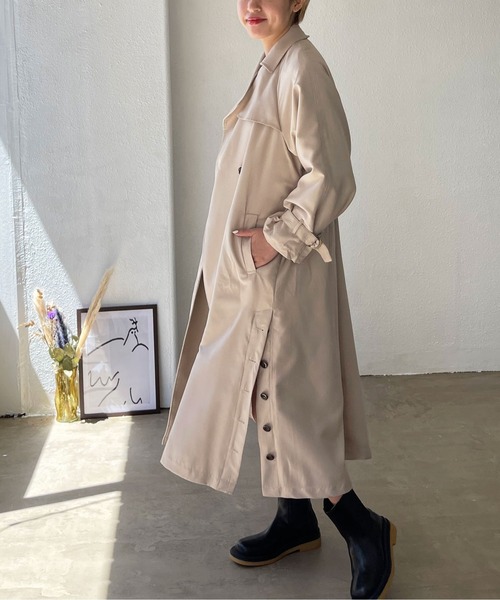 Shelly island(シェリーアイランド)の「サイドスリットロングトレンチコート【Shelly island】(トレンチコート・レディース・ベージュ・M)」の18枚目の写真