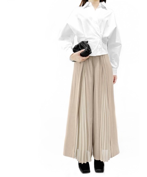 WILLFULLY ベージュ ワイドパンツ プリーツ入り ハイウエスト WILLFULLY ベージュ ワイドパンツ プリーツ入り ハイウエスト