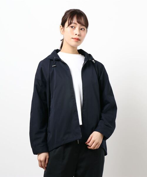 Te chichi TERRASSE（テチチテラス）の「ポリエステルツイルマウンテンパーカー（パーカー・レディース・オフホワイト/ネイビー/ベージュ・ﾌﾘ-）」の3枚目の写真