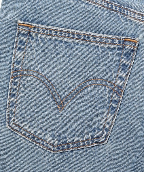 Levi's（リーバイス）の「HIGH LOOSE BERMUDA SHORT WHATEVER SHORT（デニムパンツ・レディース・インディゴブルー・23inch/24inch/25inch/26inch/27inch/28inch/29inch/30inch）」の12枚目の写真