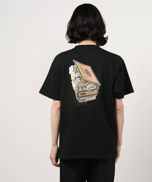 APPLEBUM（アップルバム）の「"Cash Cigarbox $" T-shirt（Tシャツ/カットソー・メンズ・ブラック・SMALL/MEDIUM/X-LARGE/XX-LARGE/LARGE）」の3枚目の写真