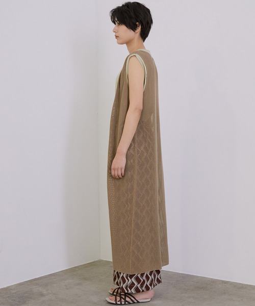 MADEMOISELLE ROPE'（マドモアゼル ロペ）の「【手洗い可】【前後2WAY】メッシュロングジレ（ベスト・レディース・ベージュ/オフホワイト・38）」の6枚目の写真