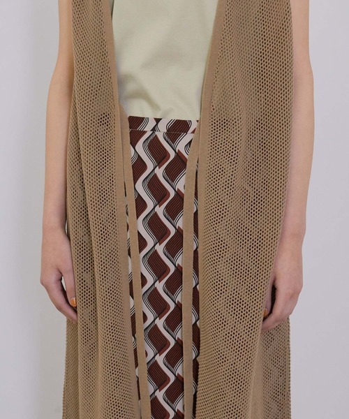 MADEMOISELLE ROPE'（マドモアゼル ロペ）の「【手洗い可】【前後2WAY】メッシュロングジレ（ベスト・レディース・ベージュ/オフホワイト・38）」の9枚目の写真