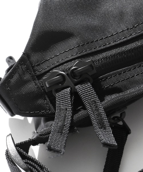 NIXON（ニクソン）の「NIXON/ニクソン Trestles Hip Pack ミニショルダーサコッシュ コンパクトウエストバッグ（ボディバッグ/ウエストポーチ・メンズ・ブラック・FREE）」の5枚目の写真