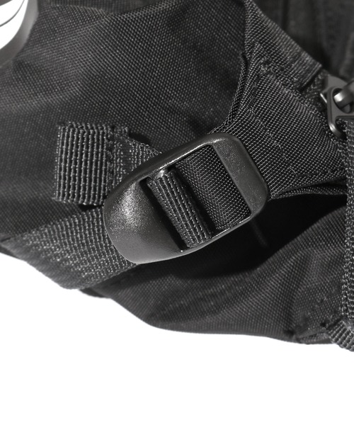 NIXON（ニクソン）の「NIXON/ニクソン Trestles Hip Pack ミニショルダーサコッシュ コンパクトウエストバッグ（ボディバッグ/ウエストポーチ・メンズ・ブラック・FREE）」の7枚目の写真