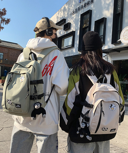 c.u.l（シーユーエル）の「【c.u.l】ユニセックス チェストベルト付き ワイドフォルム無地リュック バックパック cula229（バックパック/リュック・レディース・グリーン/ホワイト/レッド/ブラック・M/L）」の5枚目の写真