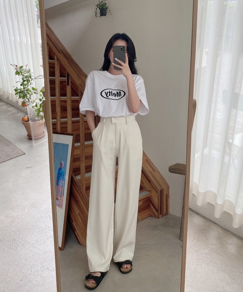 TOEASY（トゥイージー）の「『TOEASY/トゥイージー』Melty Round Short-Sleeved T-Shirt/サークルロゴ 英字レタリング半袖Ｔシャツ（Tシャツ/カットソー・レディース・ホワイト/ブラック/ライトグリーン・FREE）」の7枚目の写真