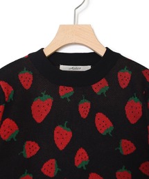 ワンダフルワールド いちごモチーフ 手編み風 苺 ニット セーター 黒