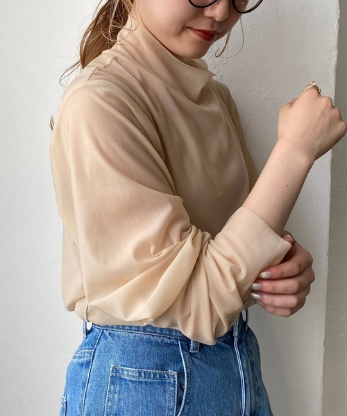 CAPRICIEUX LE'MAGE（カプリシューレマージュ）の「シアーハイネックTシャツ（Tシャツ/カットソー・レディース・ブラック/ベージュ・FREE）」の2枚目の写真