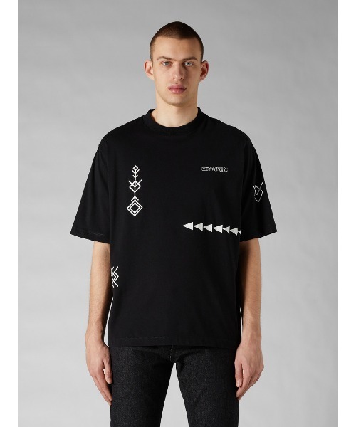MARCELO BURLON(マルセロ・バーロン)の「ALL OVER FOLK OVER T-SHIRT(Tシャツ/カットソー・メンズ・ホワイト系その他/ブラック系その他・M/L/XL)」の2枚目の写真