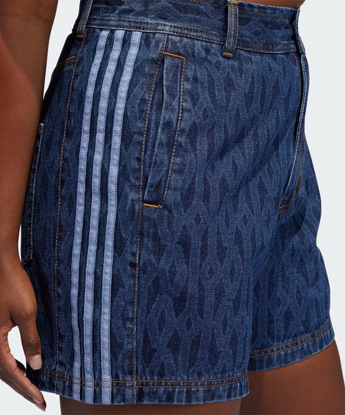 adidas（アディダス）の「IVY PARK モノグラム デニムショーツ（オール  