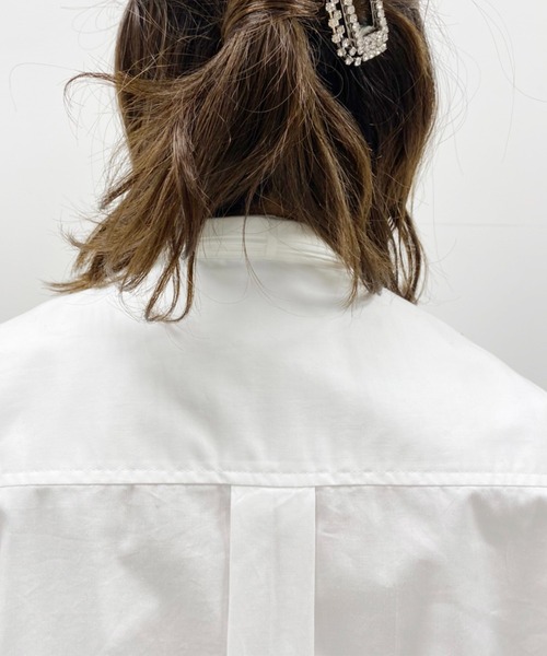 one after another NICE CLAUP（ワンアフターアナザーナイスクラップ）の「1枚で主役級の存在感。2Wayボウタイルーズシルエットシャツ（シャツ/ブラウス・レディース・グレー/オフホワイト/ベージュ系その他/ストライプ・FREE）」の12枚目の写真