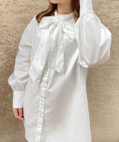 one after another NICE CLAUP（ワンアフターアナザーナイスクラップ）の「1枚で主役級の存在感。2Wayボウタイルーズシルエットシャツ（シャツ/ブラウス・レディース・グレー/オフホワイト/ベージュ系その他/ストライプ・FREE）」の13枚目の写真