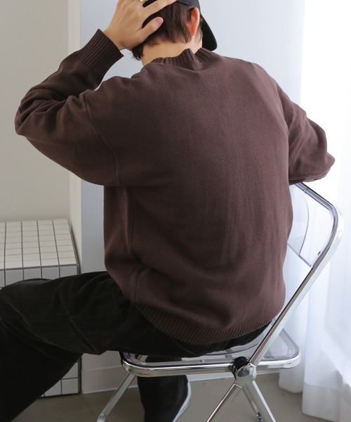 TUTTU（トゥトゥ）の「ルーズシルエット シリコンワッペン ニット プルオーバー（ニット/セーター・メンズ・ダークグリーン/ブラウン/ダークブルー・M/L）」の4枚目の写真