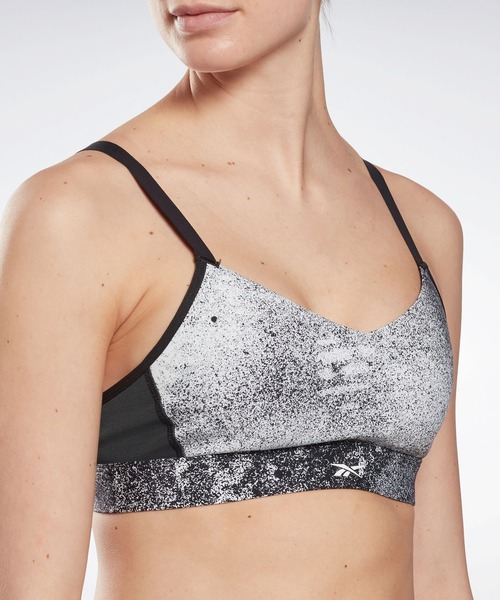 Reebok(リーボック)の「Lux ストラッピー スポーツブラ / Lux Strappy Sports Bra(スポーツブラ・レディース・マジェンタ/ブラック・SMALL/MEDIUM/LARGE/X-LARGE/XX-LARGE/X-SMALL)」の14枚目の写真