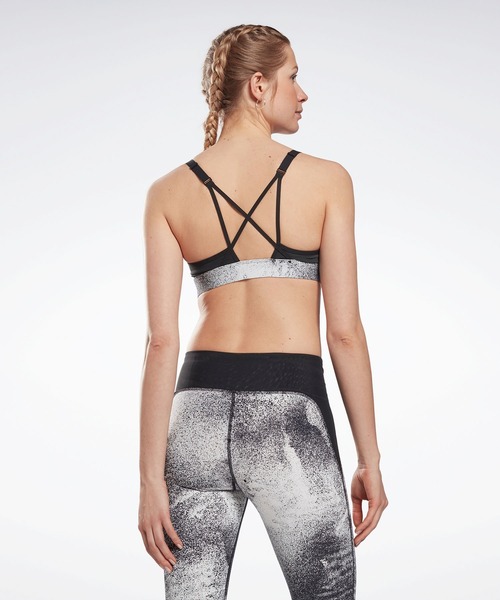 Reebok(リーボック)の「Lux ストラッピー スポーツブラ / Lux Strappy Sports Bra(スポーツブラ・レディース・マジェンタ/ブラック・SMALL/MEDIUM/LARGE/X-LARGE/XX-LARGE/X-SMALL)」の15枚目の写真