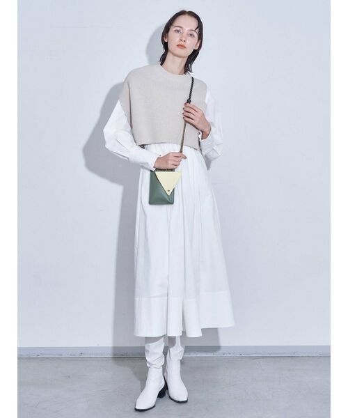 ELENDEEK(エレンディーク)の「ショートニットセットフィット&フレアワンピース(ワンピース・レディース・ブラック/オフホワイト・01/02)」の2枚目の写真