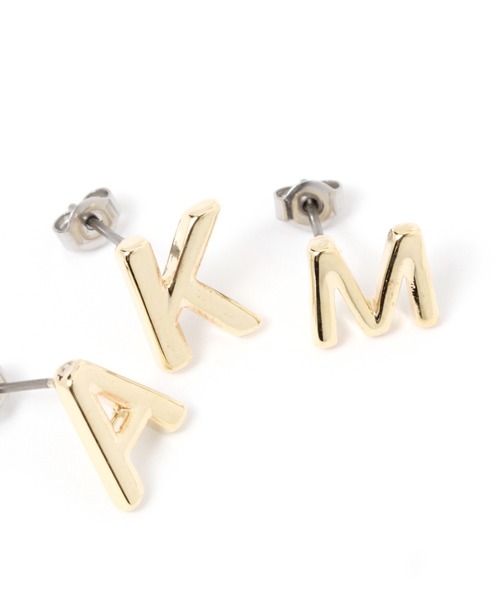 GLOBAL WORK（グローバルワーク）の「イニシャルピアス/260118（ピアス（両耳用）・レディース・ゴールド/イエロー/ライトイエロー/ゴールド系その他/イエロー系その他3/イエロー系その他4・FREE）」の7枚目の写真