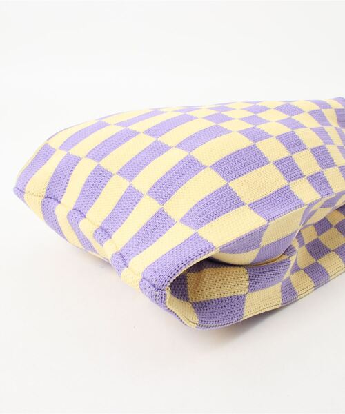 ottilie(オティーリエ)の「チェッカー柄ニットBAG(ハンドバッグ・レディース・ブラック/パープル・FREE)」の4枚目の写真