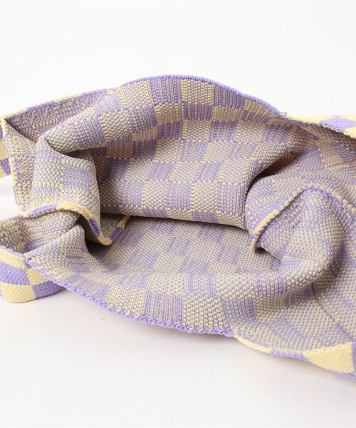 ottilie(オティーリエ)の「チェッカー柄ニットBAG(ハンドバッグ・レディース・ブラック/パープル・FREE)」の3枚目の写真