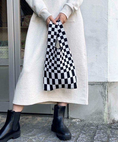 ottilie(オティーリエ)の「チェッカー柄ニットBAG(ハンドバッグ・レディース・ブラック/パープル・FREE)」の7枚目の写真