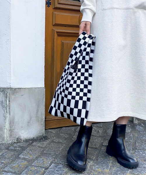 ottilie(オティーリエ)の「チェッカー柄ニットBAG(ハンドバッグ・レディース・ブラック/パープル・FREE)」の8枚目の写真