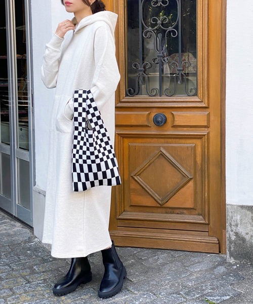 ottilie(オティーリエ)の「チェッカー柄ニットBAG(ハンドバッグ・レディース・ブラック/パープル・FREE)」の13枚目の写真