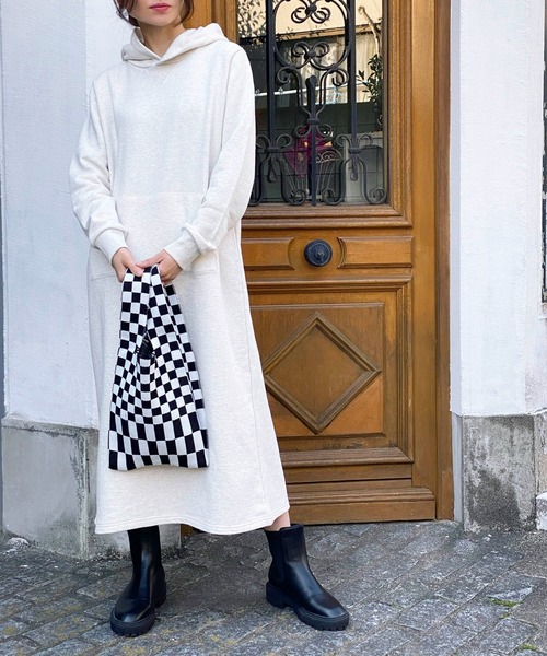 ottilie(オティーリエ)の「チェッカー柄ニットBAG(ハンドバッグ・レディース・ブラック/パープル・FREE)」の14枚目の写真