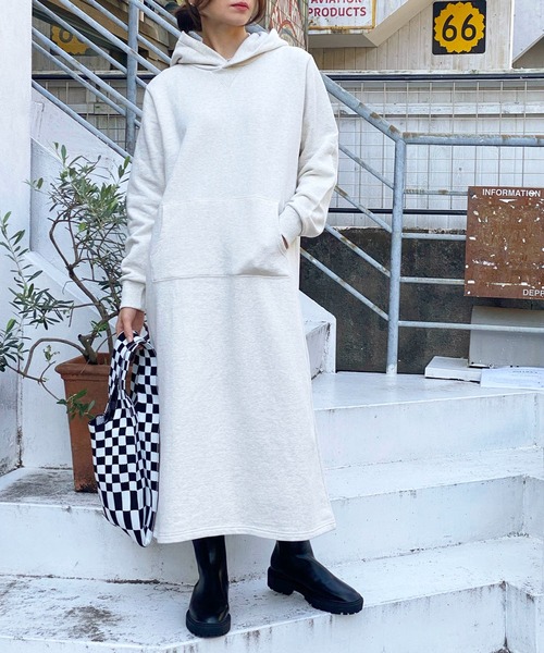 ottilie(オティーリエ)の「チェッカー柄ニットBAG(ハンドバッグ・レディース・ブラック/パープル・FREE)」の16枚目の写真