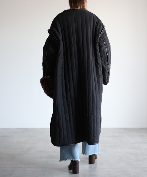 r.（アールドット）の「ピーチスキン キルティング合皮パイピングコート（ノーカラーコート・レディース・モカ/ブラック/アイボリー・FREE）」の5枚目の写真