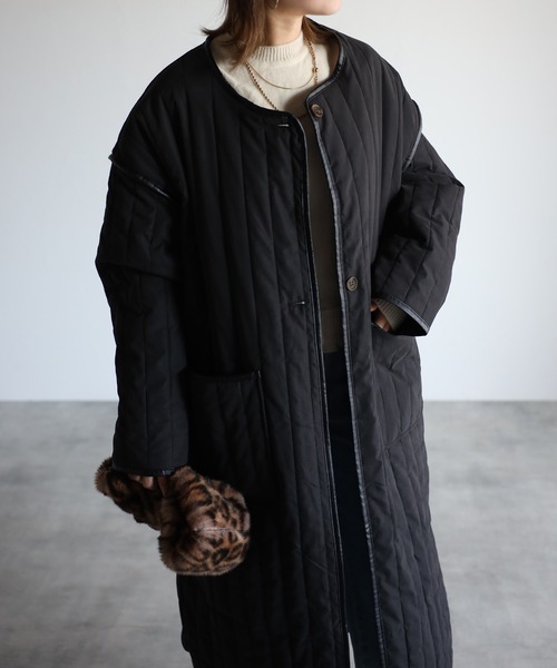 r.（アールドット）の「ピーチスキン キルティング合皮パイピングコート（ノーカラーコート・レディース・モカ/ブラック/アイボリー・FREE）」の6枚目の写真