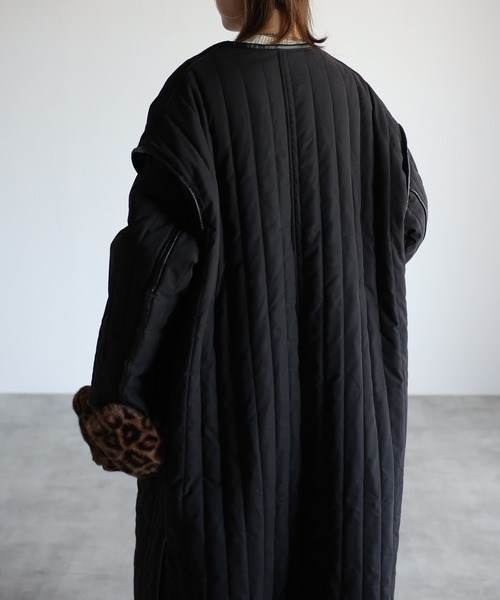 r.（アールドット）の「ピーチスキン キルティング合皮パイピングコート（ノーカラーコート・レディース・モカ/ブラック/アイボリー・FREE）」の8枚目の写真