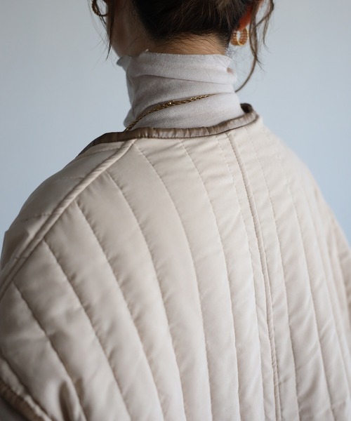 r.（アールドット）の「ピーチスキン キルティング合皮パイピングコート（ノーカラーコート・レディース・モカ/ブラック/アイボリー・FREE）」の20枚目の写真