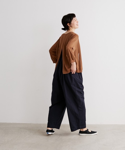 note et silence （ノートエシロンス）の「【 AMB100貨 】コットンダンプギャザーサロペット（サロペット/オーバーオール・レディース・カーキ/ネイビー・FREE）」の9枚目の写真