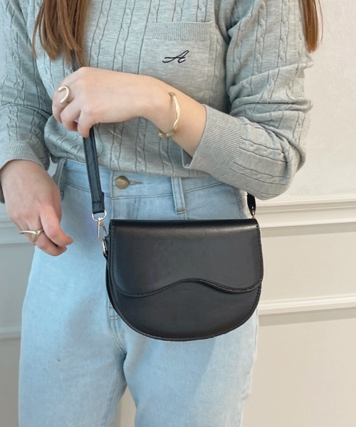 apres jour(アプレジュール)の「【apres jour×ARIAZ】ベーシックショルダーバッグ(ショルダーバッグ・レディース・ブラック/ダークブラウン・FREE)」の1枚目の写真